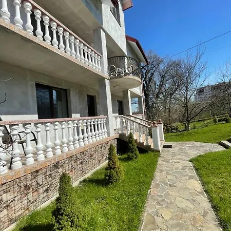 у михайла 아파트